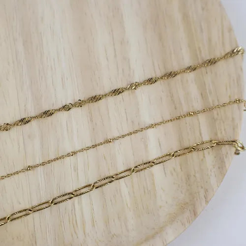 Bracelets minimalistes empilés poignet - By Hélène