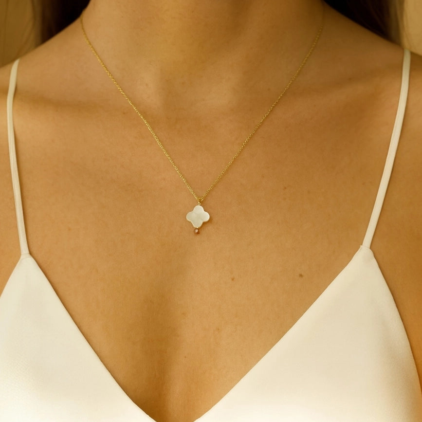 Collier trèfle en nacre