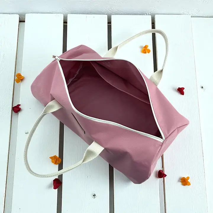 Détail sac polochon escapade en amoureux - By Hélène