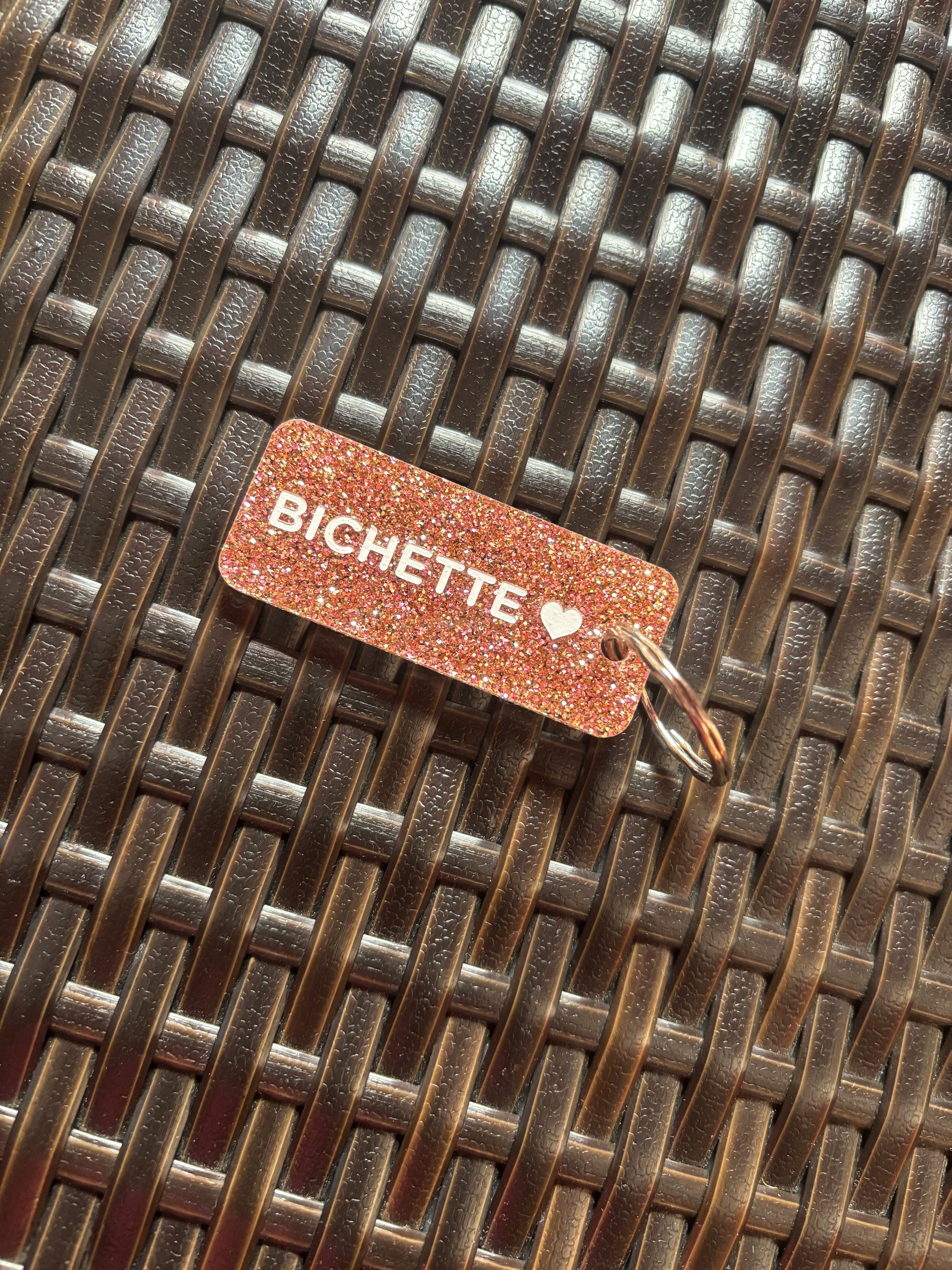 Porte-clés paillettes Plus de Love - By Hélène