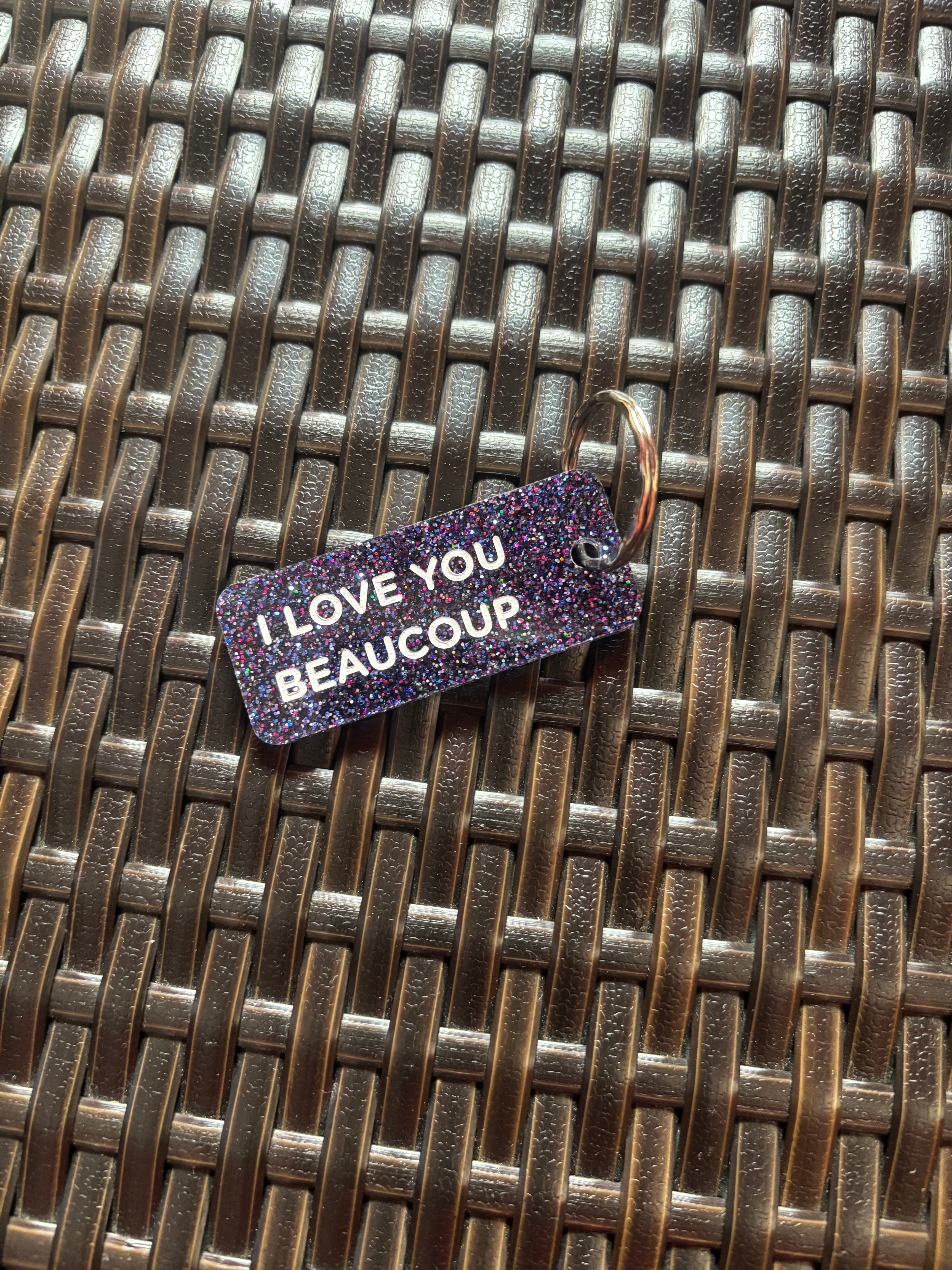 Porte-clés paillettes Plus de Love - By Hélène