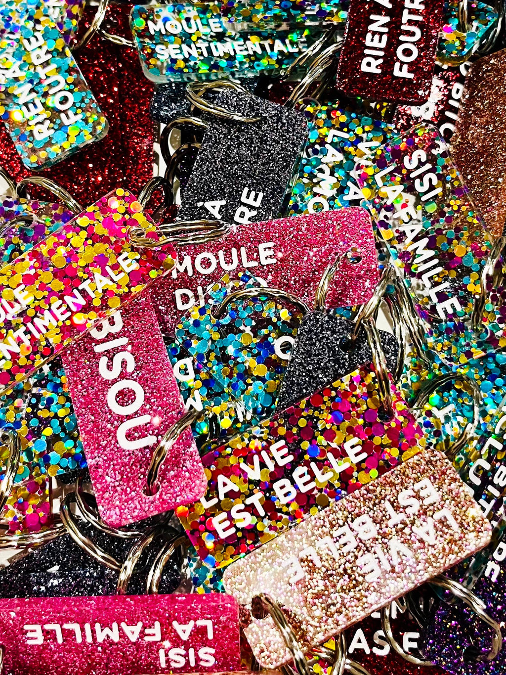 Porte-clés paillettes Plus de Love - By Hélène